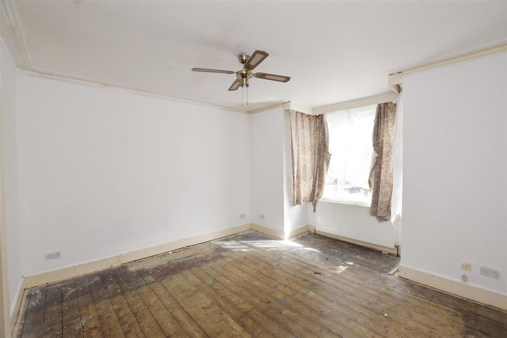 Property photo 2 of 12 Front Recep .Jpg