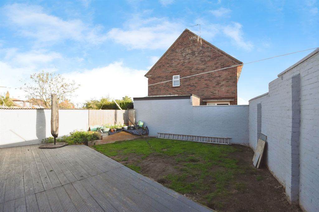 Property photo 3 of 11