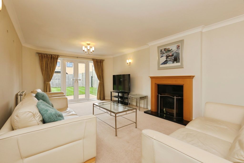 Property photo 3 of 43 Pbox-Img.Jpg