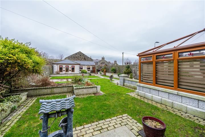 Property photo 1 of 33