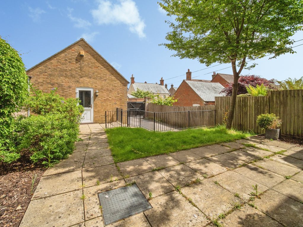 Property photo 2 of 25