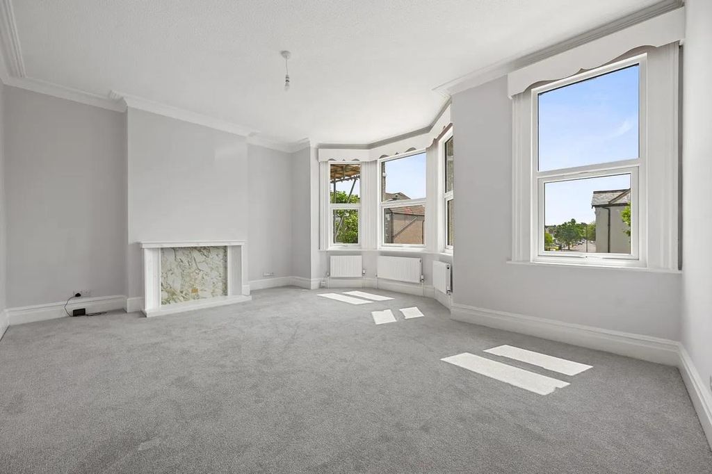 Property photo 1 of 4