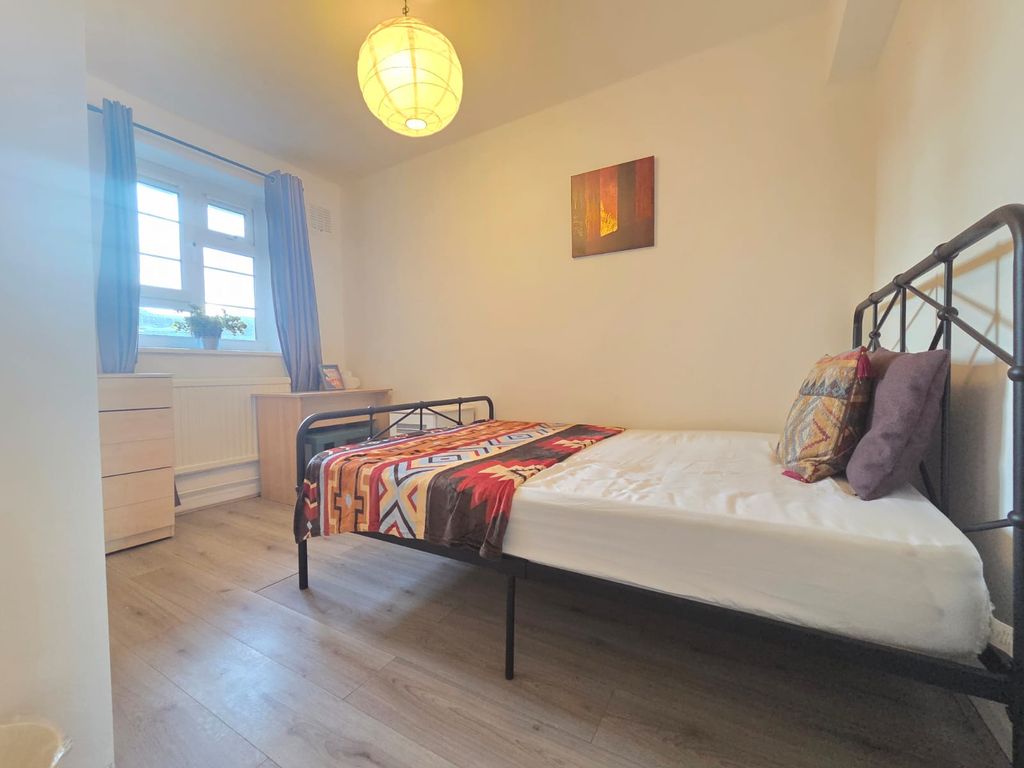 Property photo 2 of 12 Bedroom 4 