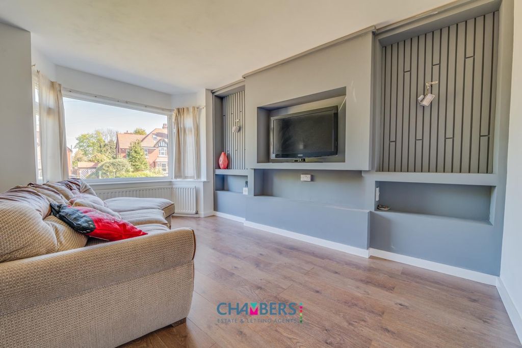 Property photo 2 of 27 Lounge