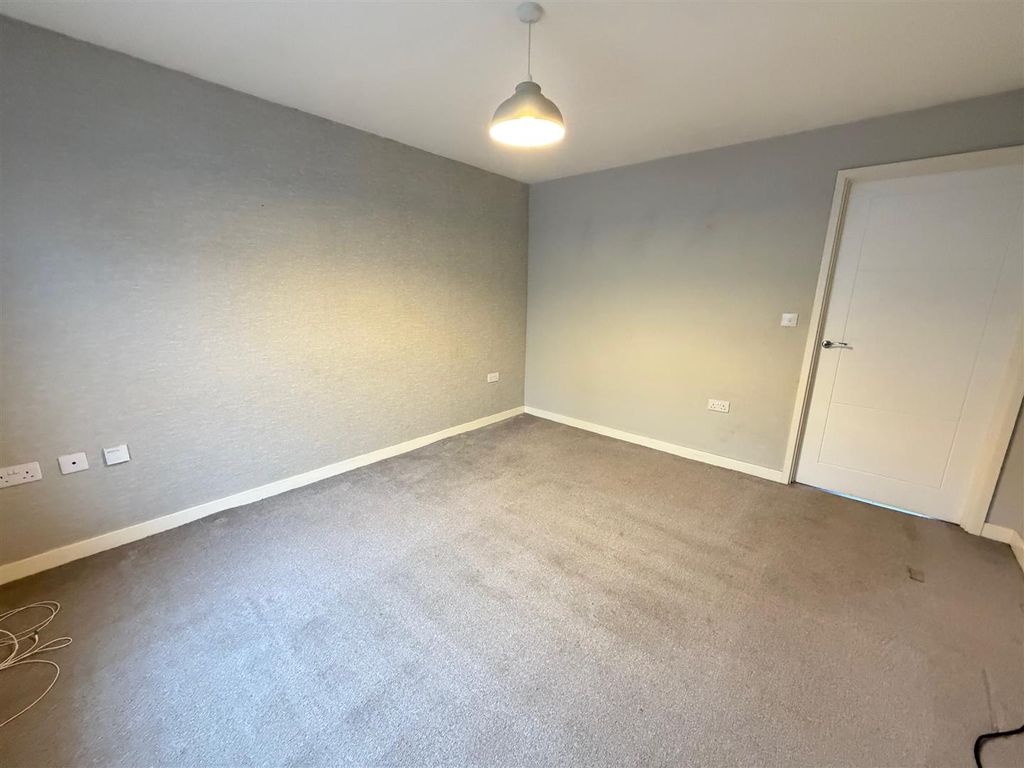 Property photo 2 of 15 Lounge.Jpg