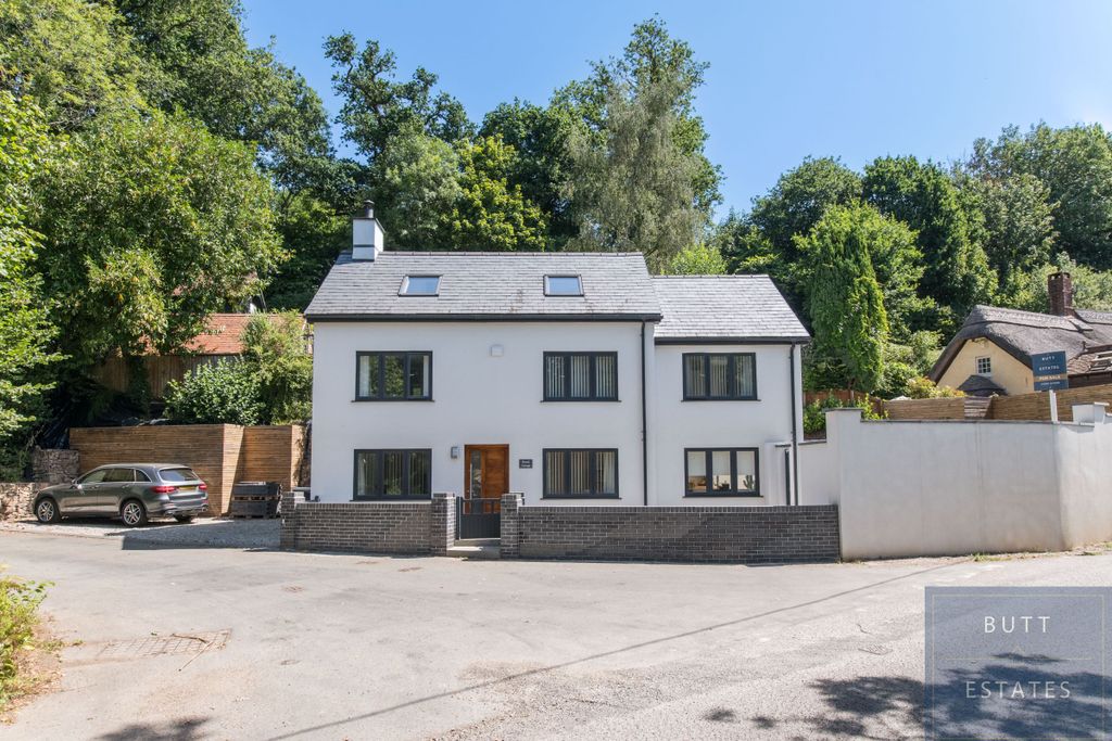 Property photo 1 of 18
