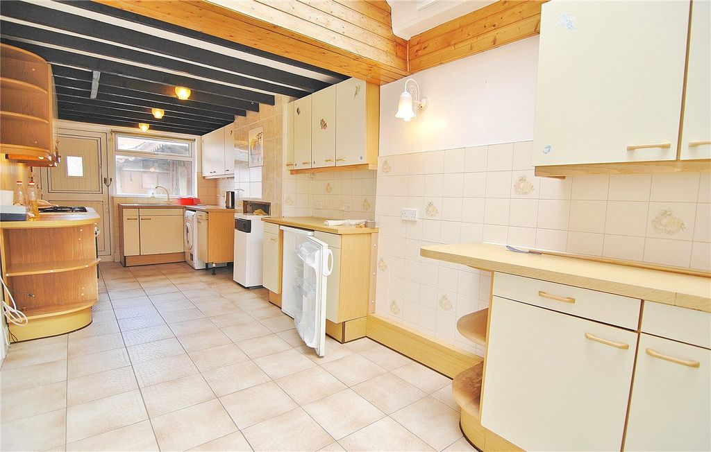 Property photo 3 of 16 Picture No. 15