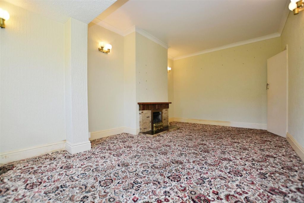 Property photo 3 of 23 Dining Room