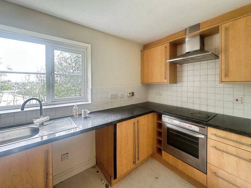 Property photo 3 of 6 Kitchen