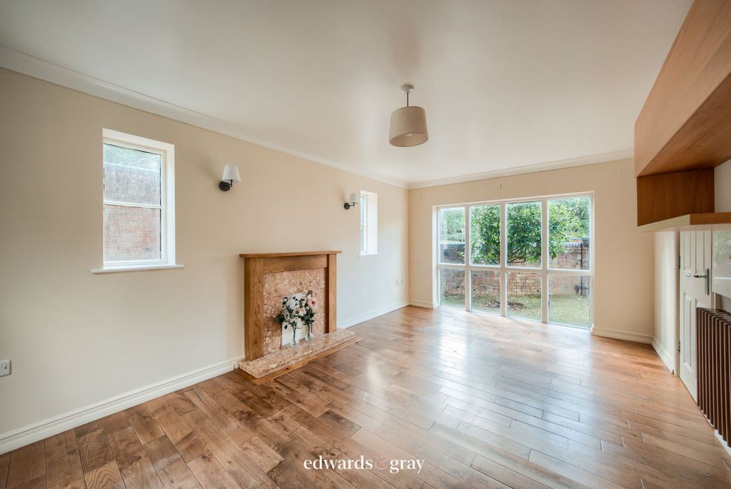 Property photo 3 of 27