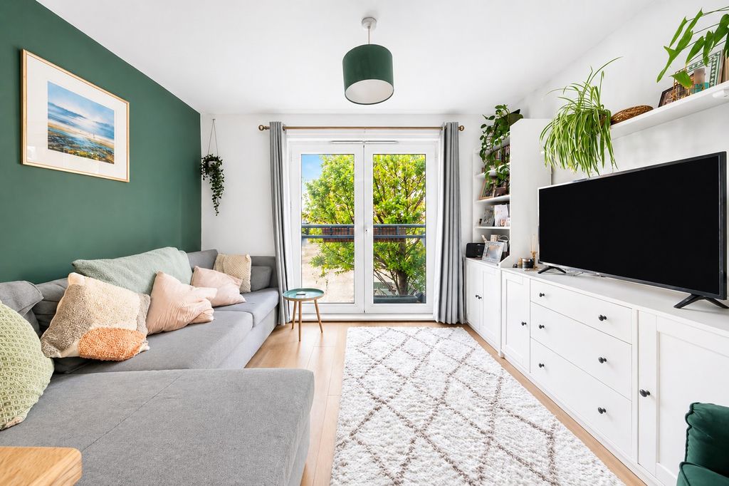 Property photo 2 of 9