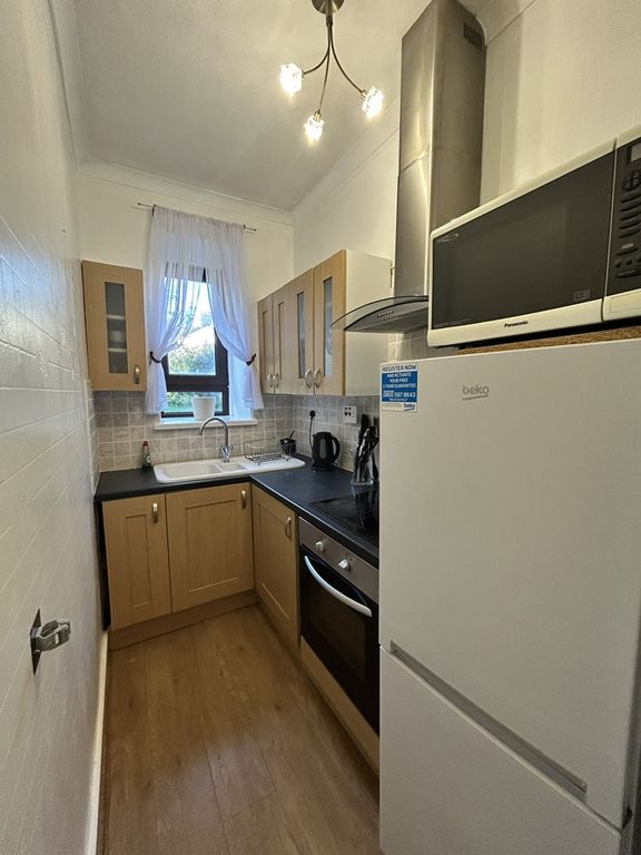 Property photo 2 of 6 2Wp 5