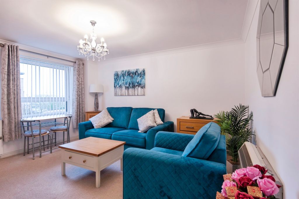 Property photo 2 of 14