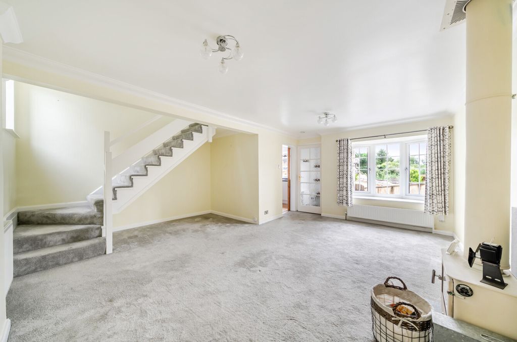 Property photo 2 of 13 1516425-16-6A9Aa1...