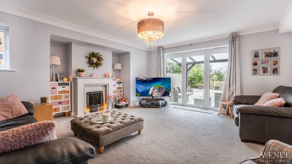 Property photo 3 of 41 3939417