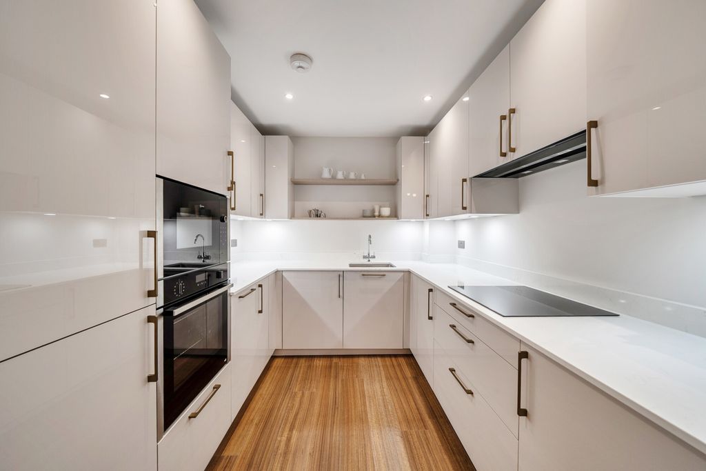 Property photo 2 of 20 1466811-3-6A19810...