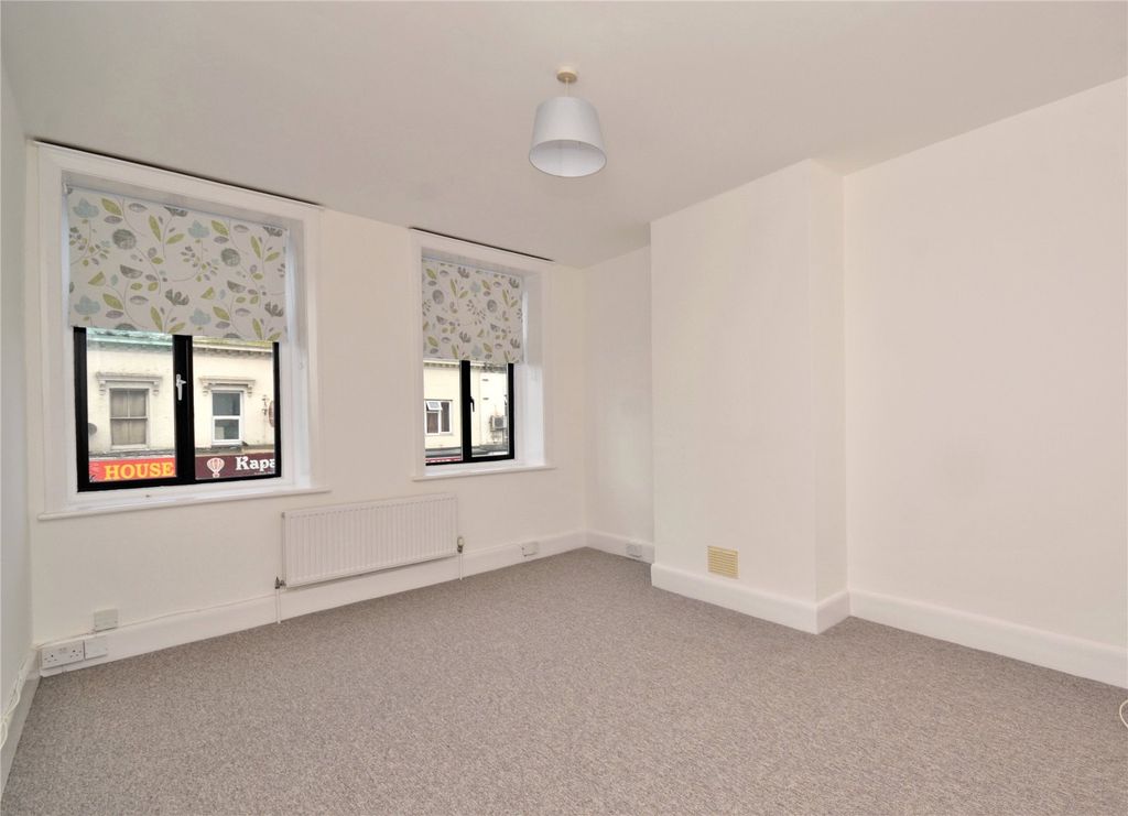 Property photo 3 of 7 Picture No. 06