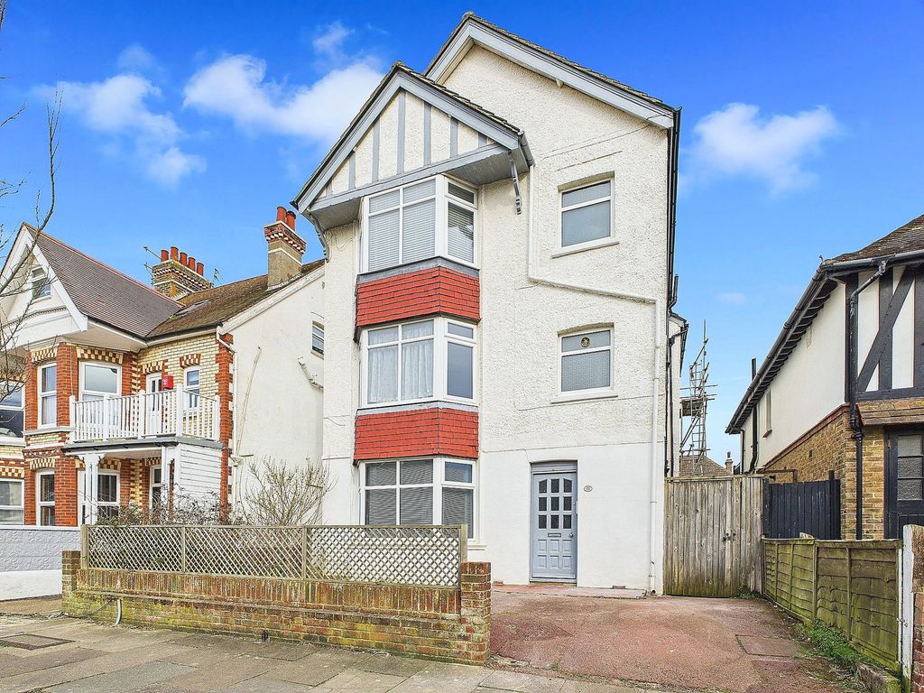 Property photo 3 of 14