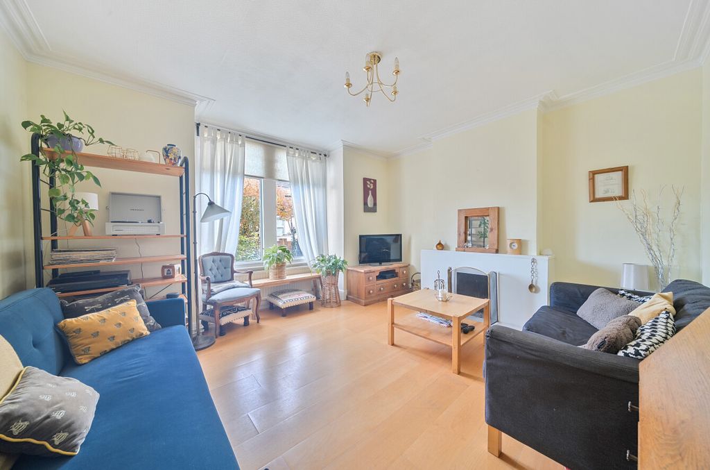 Property photo 3 of 18 1371877-9-6903506...