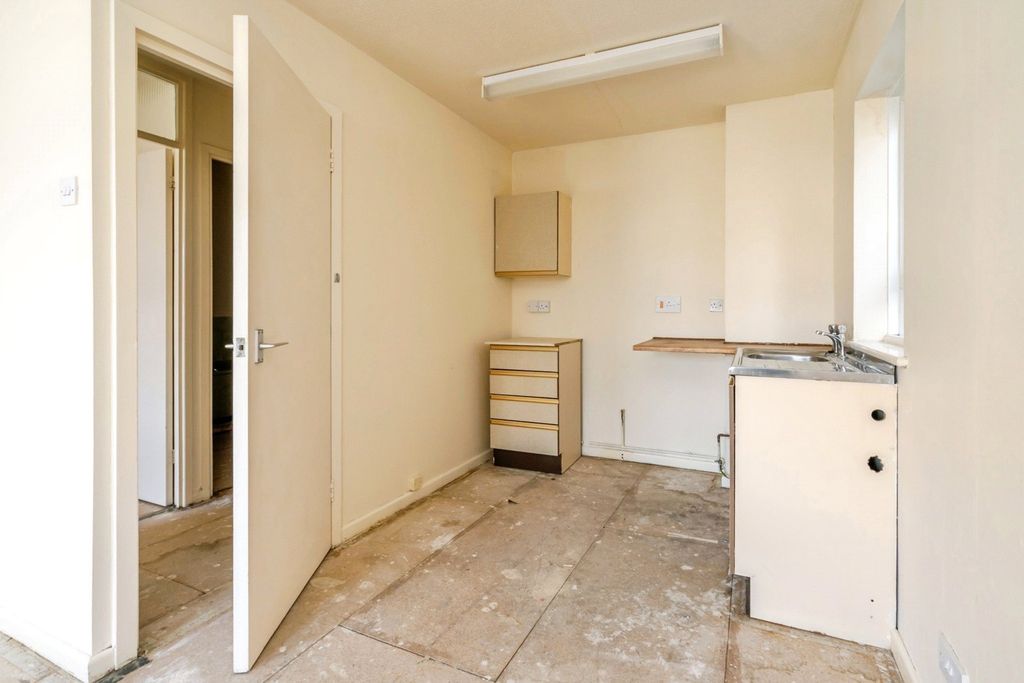 Property photo 3 of 13 Pbox-Img.Jpg