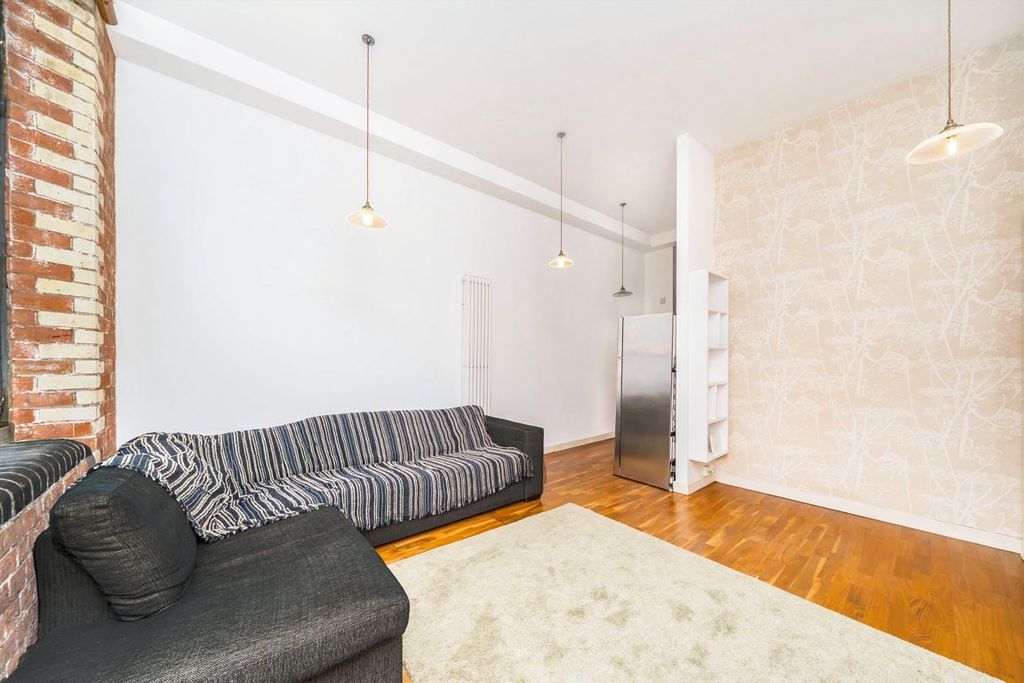 Property photo 2 of 5