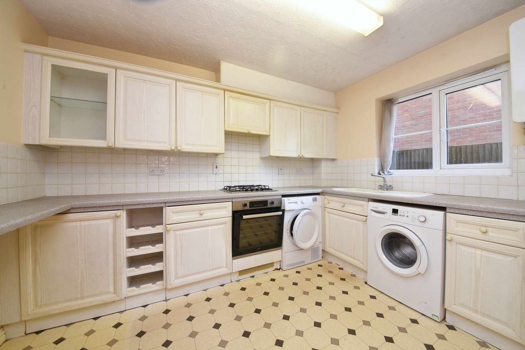 Property photo 2 of 9