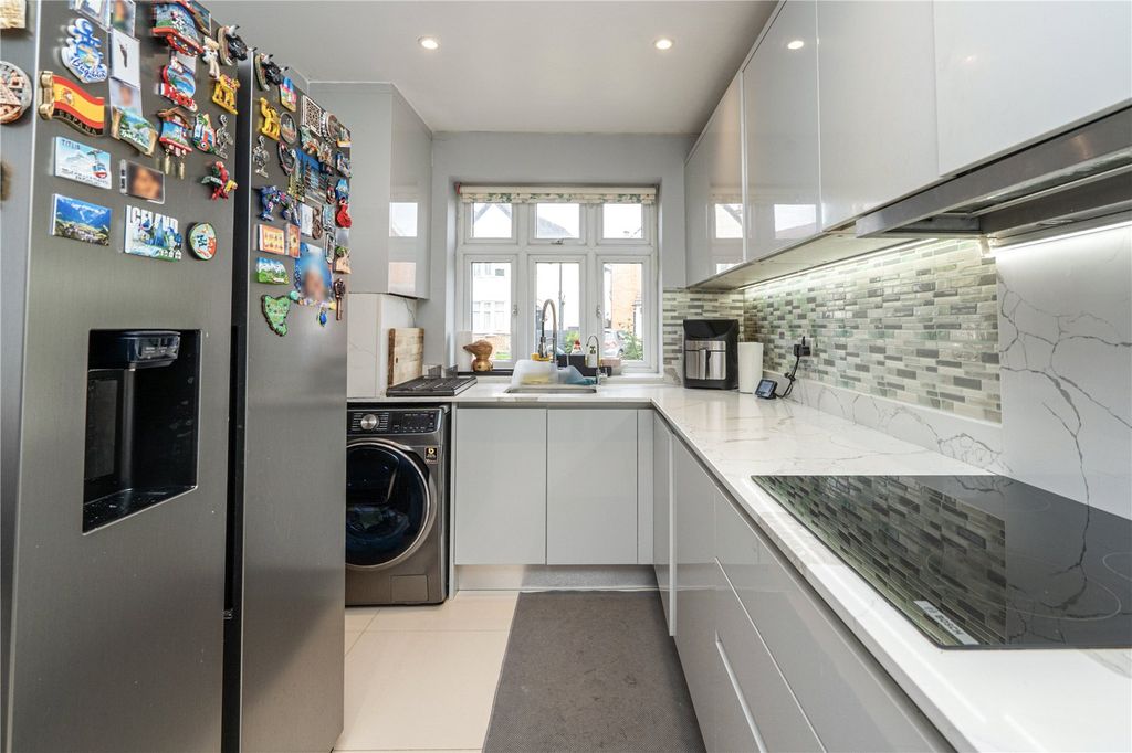 Property photo 3 of 21 Picture No. 22