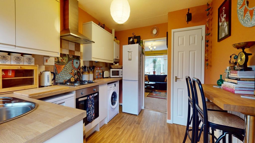 Property photo 2 of 16 4885662