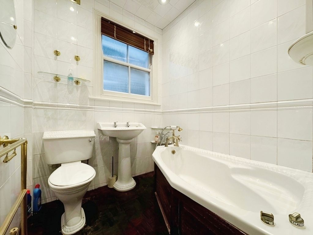 Property photo 3 of 6 Bathroom