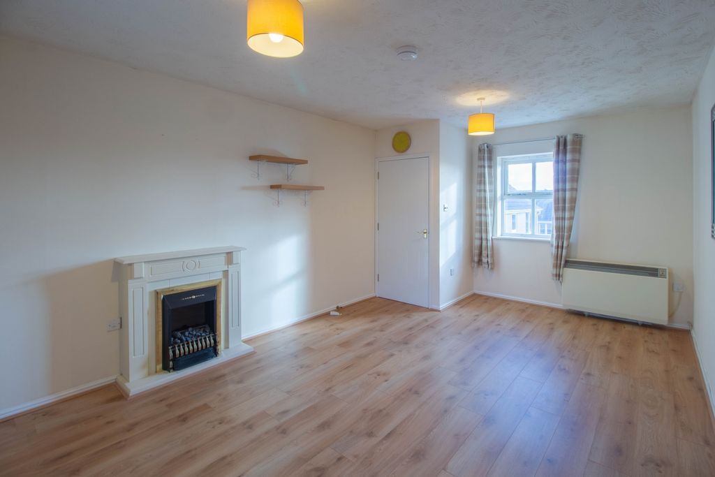 Property photo 2 of 5 Living Room