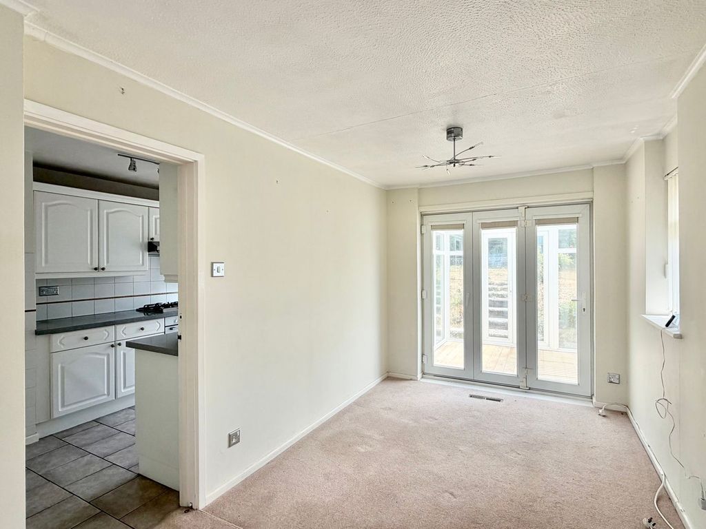 Property photo 3 of 23
