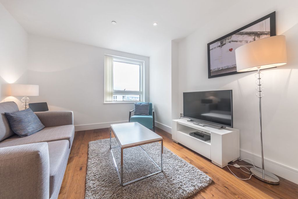 Property photo 3 of 19