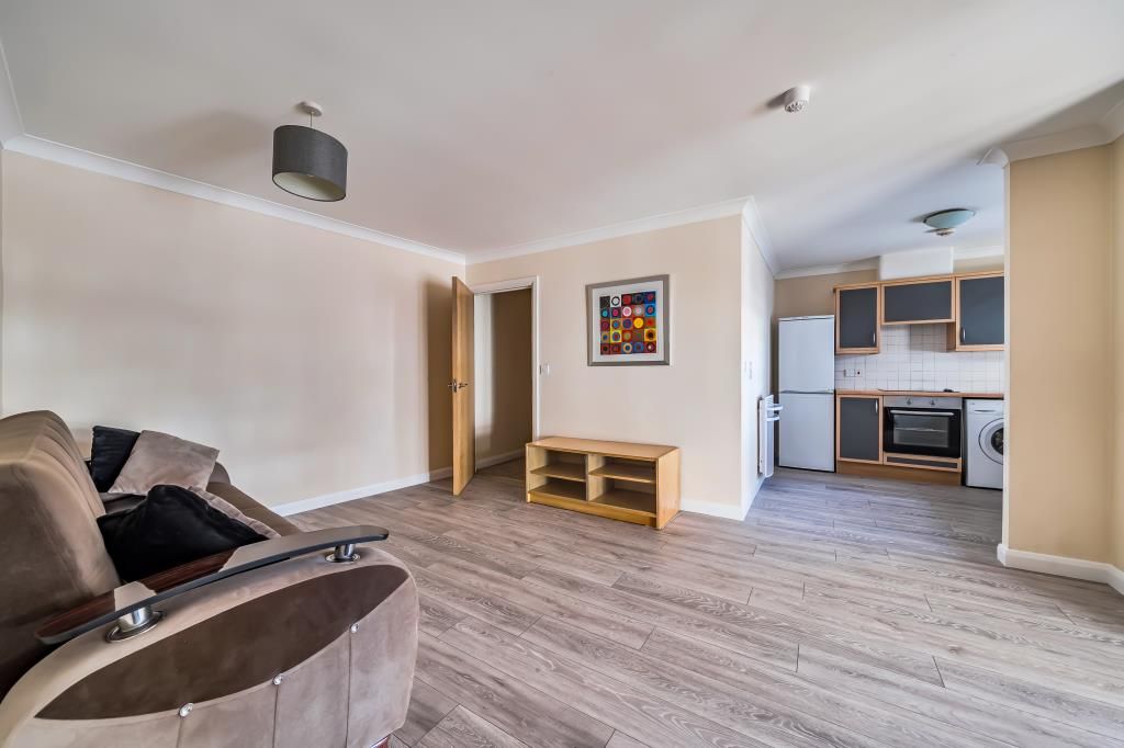 Property photo 3 of 18 Reception