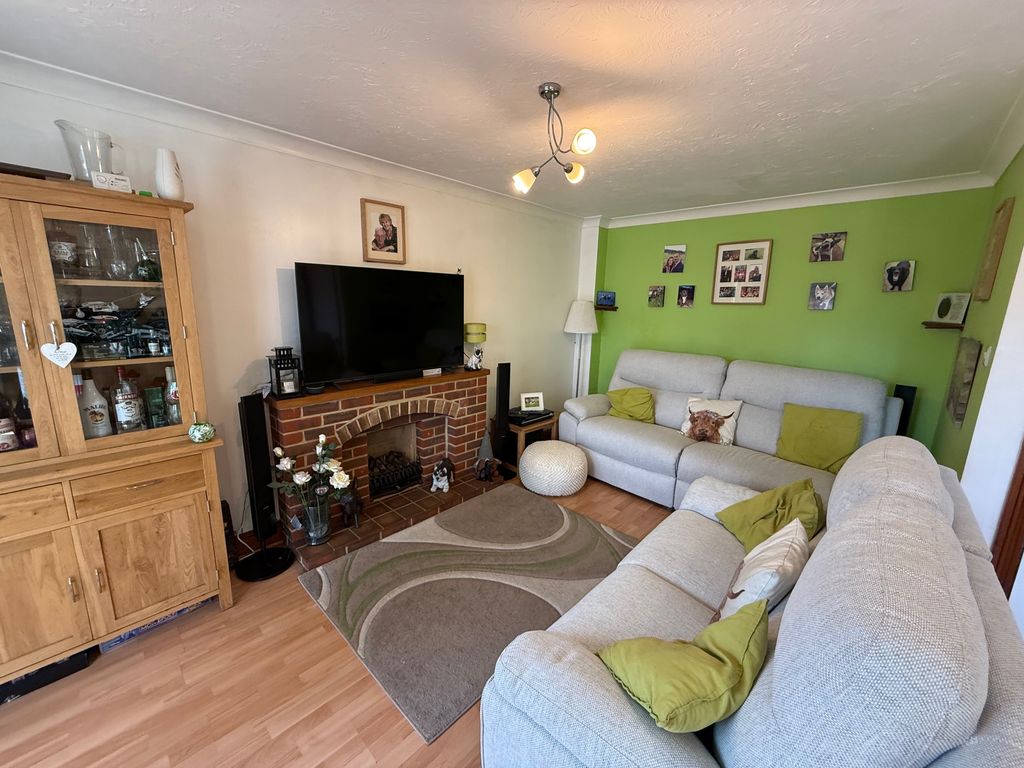 Property photo 2 of 9