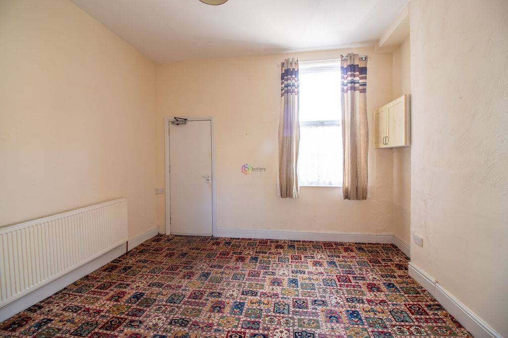 Property photo 3 of 4