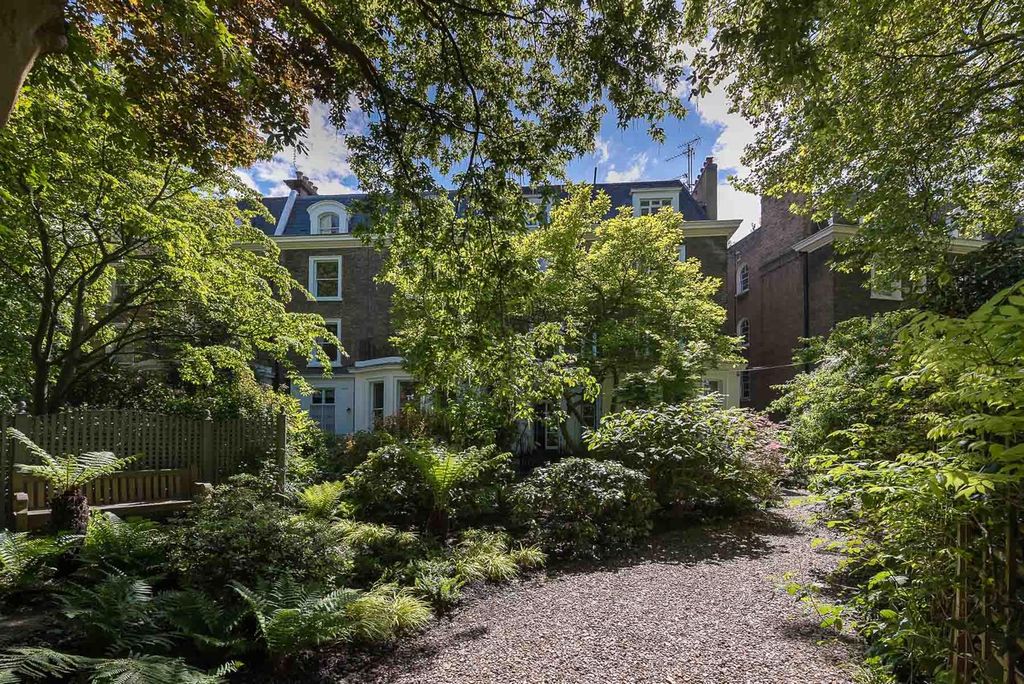 Property photo 2 of 14 Gledhow Gardens 2_2-8-2.Jpg