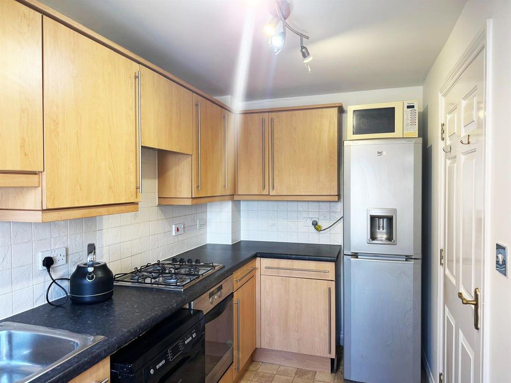 Property photo 2 of 11