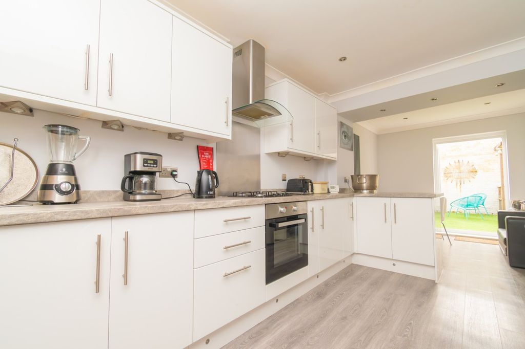 Property photo 3 of 13 Picture 3