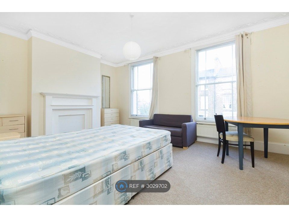 Property photo 3 of 12 Bedroom 1 5.28m x 3.81m