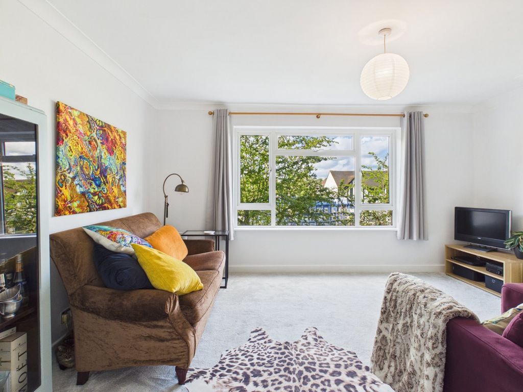 Additional image 13 of 2 bed flat for saleThe Broadway, Farnham Common, Buckinghamshire SL2