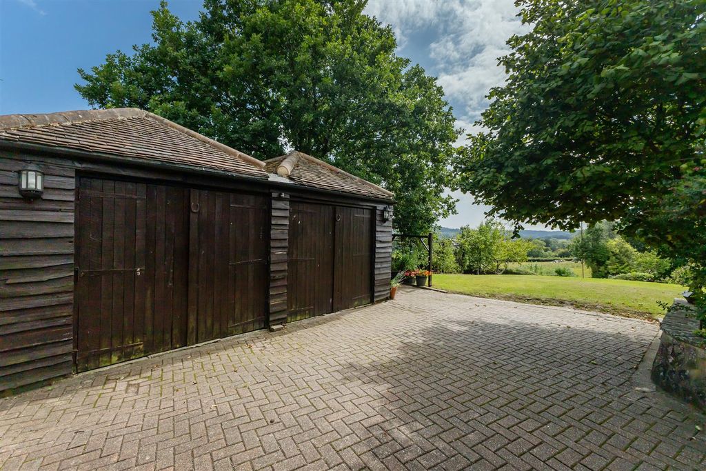 Property photo 3 of 33 Untitled-1898.Jpg