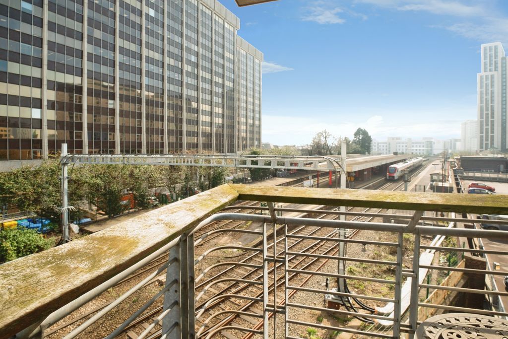 Property photo 2 of 18 Dsc_4864