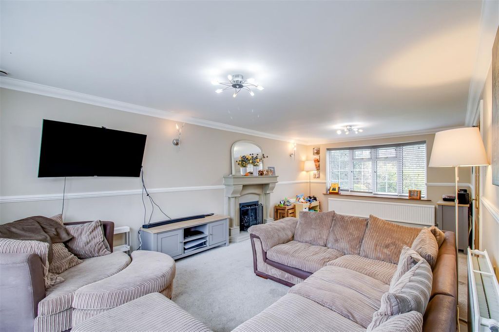 Property photo 2 of 22