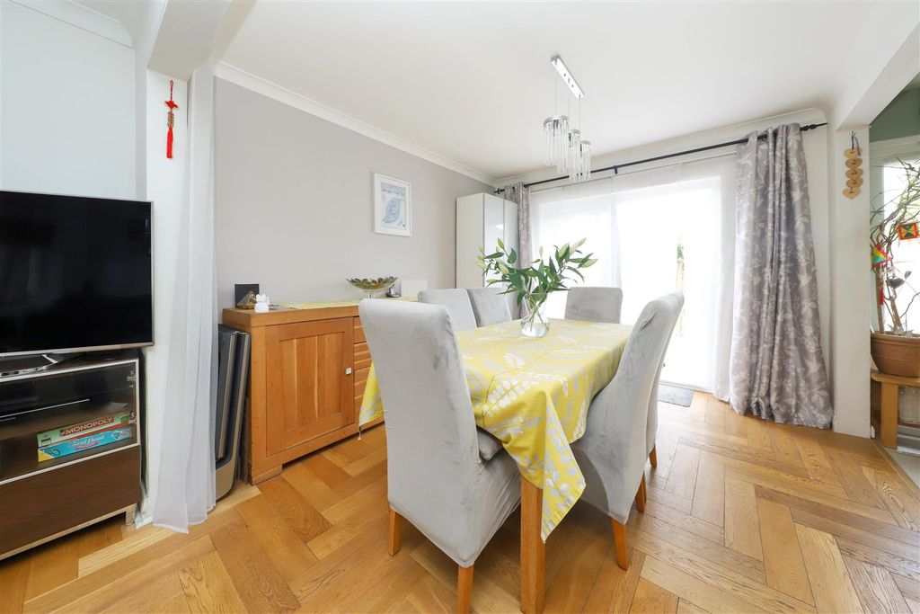 Property photo 3 of 15 Dining Room