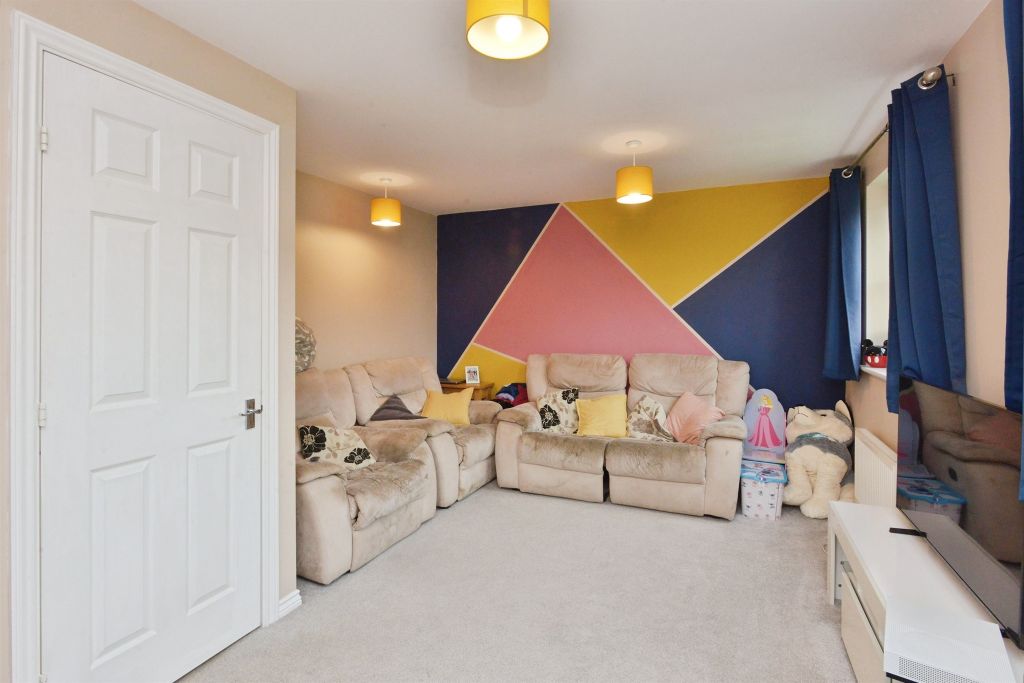 Property photo 3 of 18