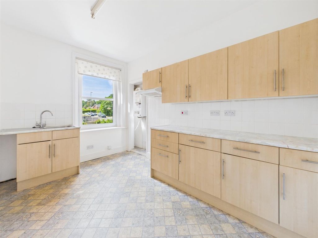 Property photo 3 of 20 Cam04116G0-Pr0210-Still007.Jpg