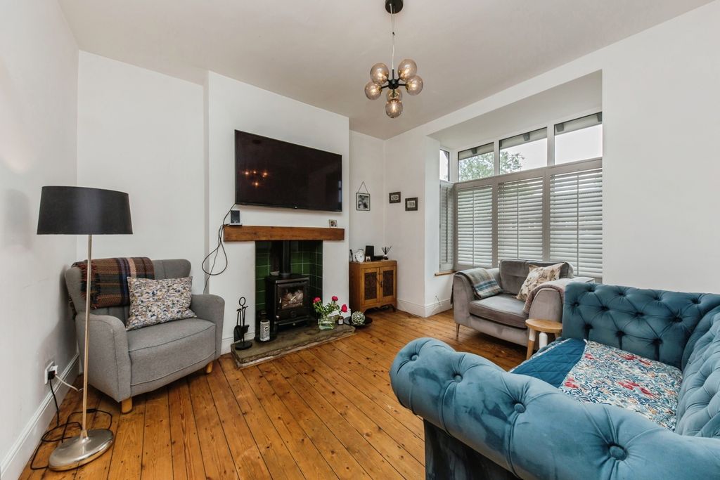 Property photo 2 of 18 Pbox-Img.Jpg