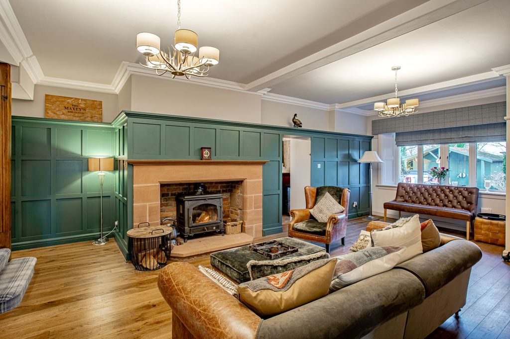 Property photo 2 of 67