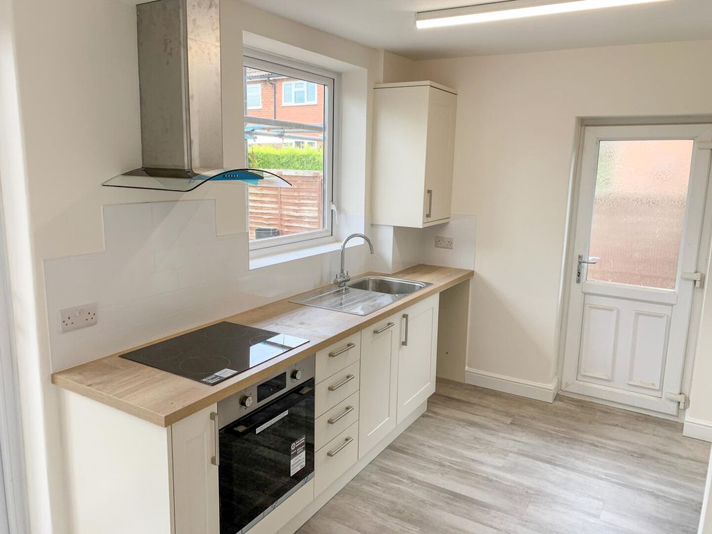 Property photo 3 of 5 Kitchen