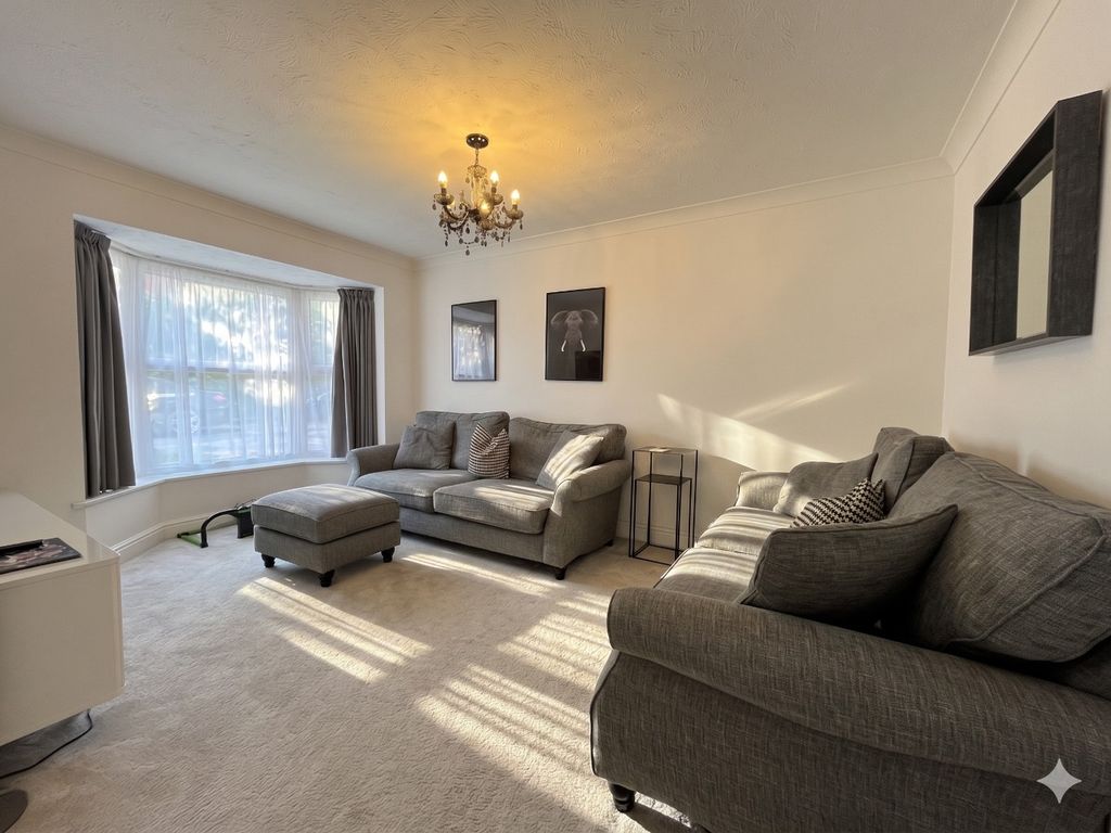 Property photo 3 of 20 5179772